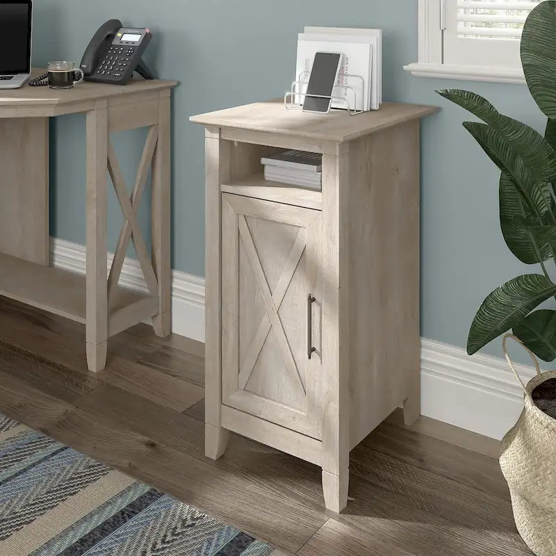Petit meuble de rangement avec porte et motif en X – Gris délavé