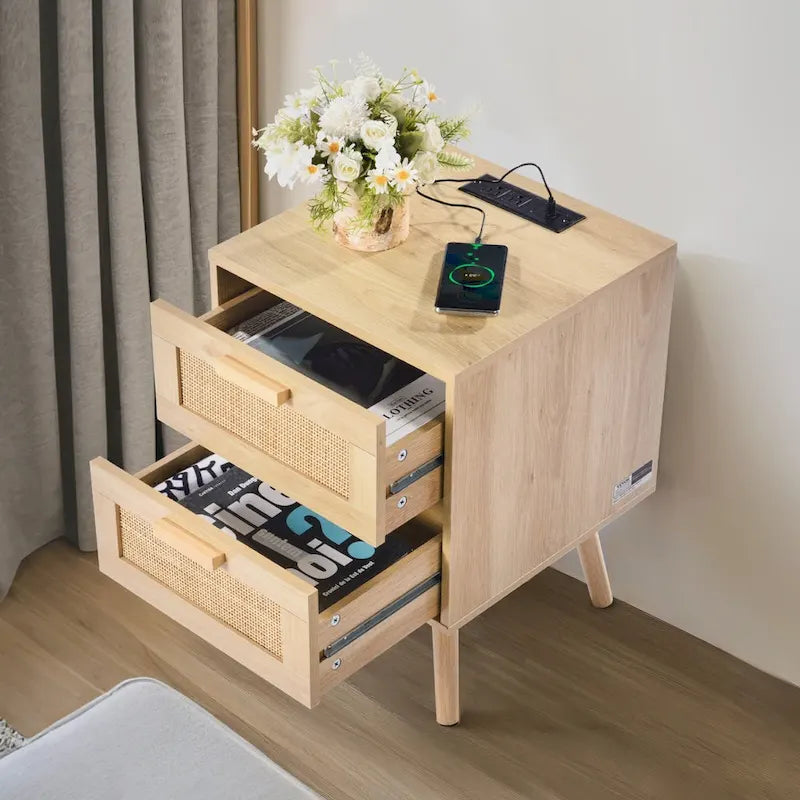 Table de chevet 2 tiroirs en rotin avec station de recharge intégrée - Naturel