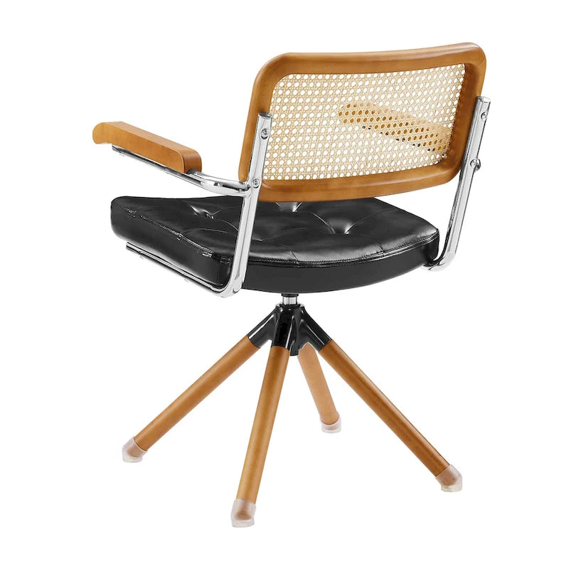 Fauteuil pivotant d'appoint avec dossier en rotin, assise en similicuir et accoudoirs et pieds en bois