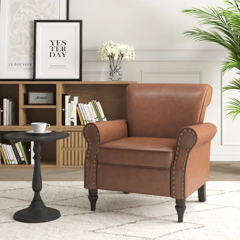 Fauteuil d'appoint en similicuir avec accoudoirs roulés et garniture cloutée – Chaise de salon classique avec pieds en bois massif