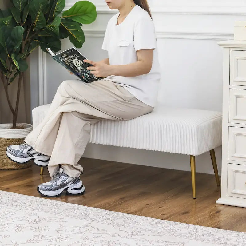 Banc rembourré en velours rayé 43" avec pieds en métal doré – pour le bout de lit, l'entrée et le salon